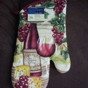 Home Collection Wine Motif Oven Mitt
